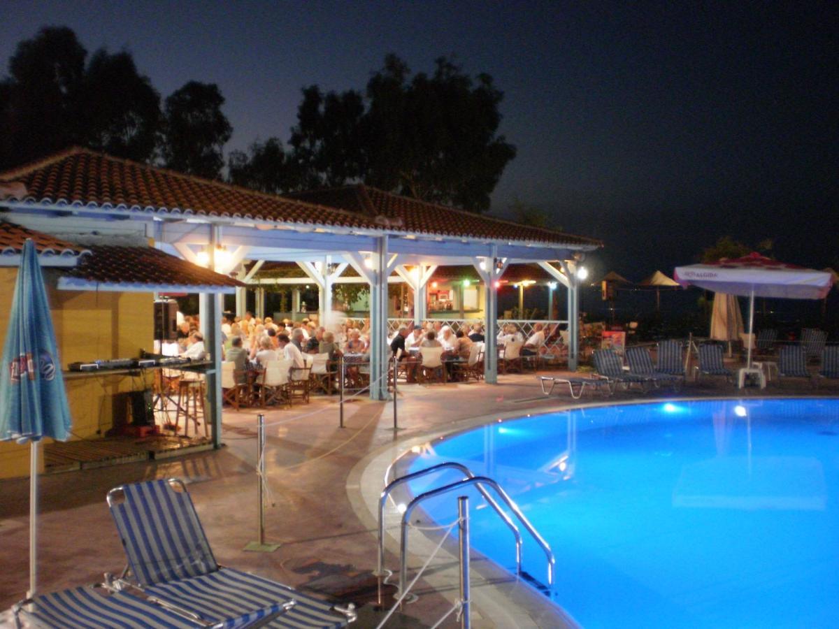 Happy Camp Mobile Homes In Camping Golden Sunset Alissos Exterior photo
