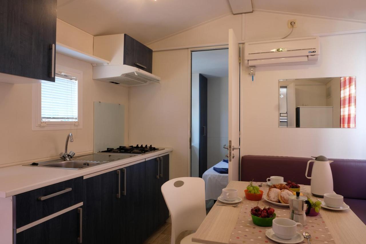 Happy Camp Mobile Homes In Camping Golden Sunset Alissos Exterior photo